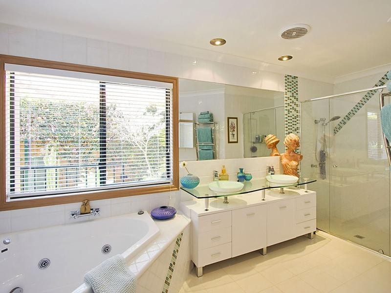 100 Upton Street, Bundall QLD 4217