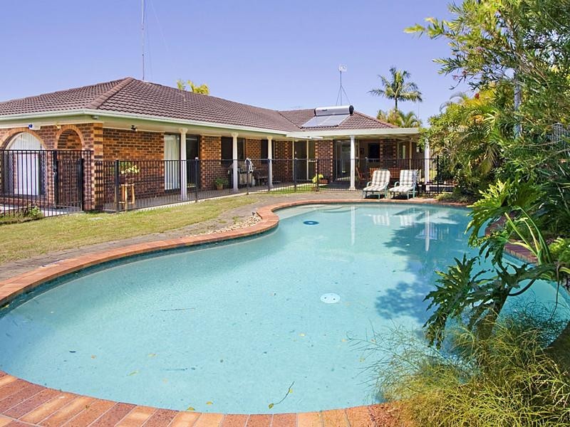 7 Wanneroo Court, Mermaid Waters QLD 4218