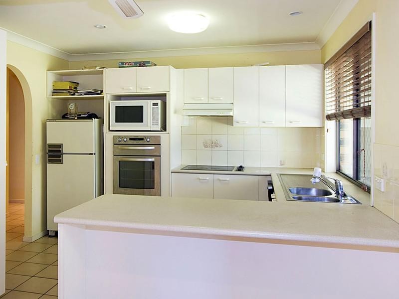 7 Wanneroo Court, Mermaid Waters QLD 4218