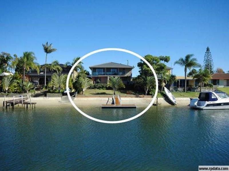 98 Clear Island Road, Broadbeach Waters QLD 4218