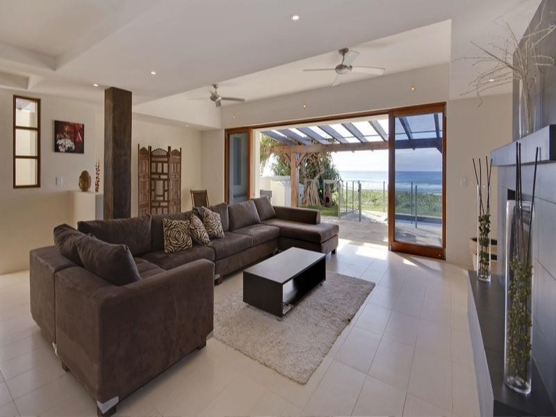 1/147 Hedges Avenue, Mermaid Beach QLD 4218