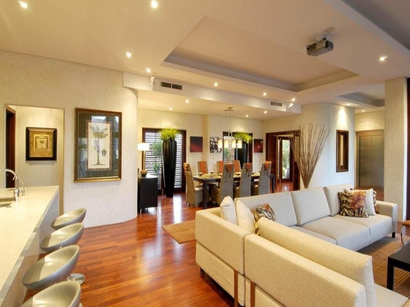 20 Hedges Avenue, Mermaid Beach QLD 4218