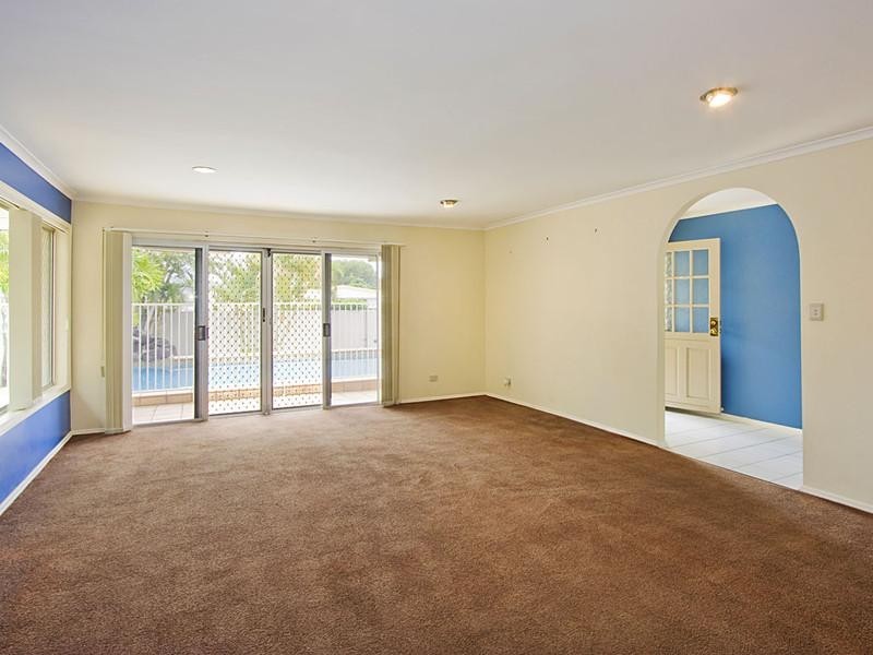 30 Brindisi Avenue, Isle Of Capri QLD 4217