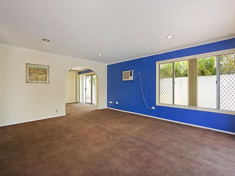 30 Brindisi Avenue, Isle Of Capri QLD 4217