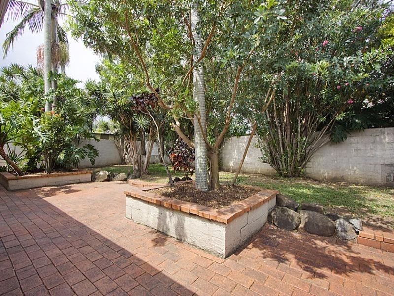 30 Brindisi Avenue, Isle Of Capri QLD 4217