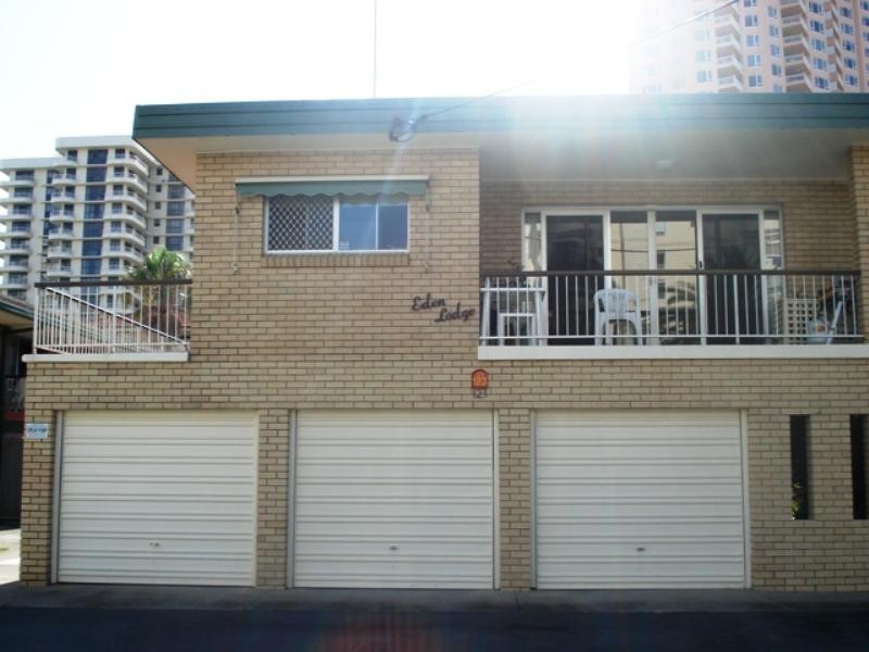 2/123 Old Burleigh Road, Broadbeach QLD 4218