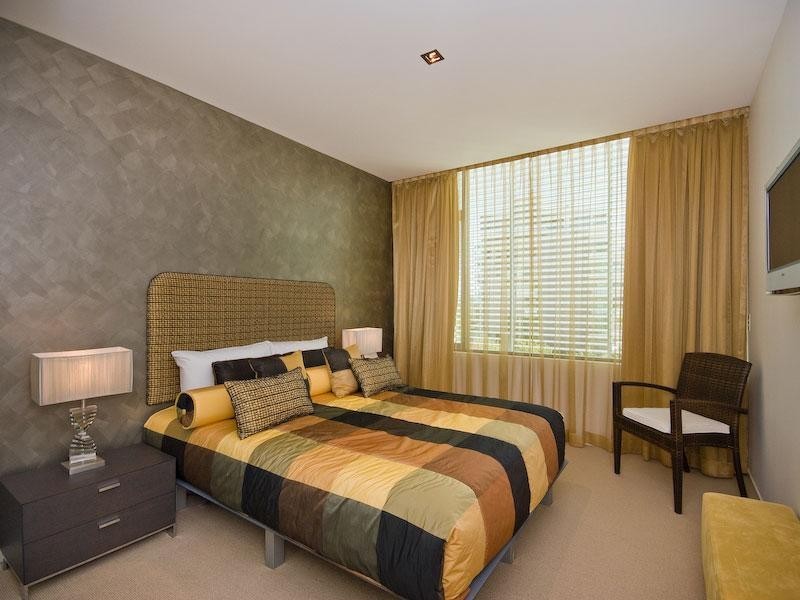 Paradise Point QLD 4216