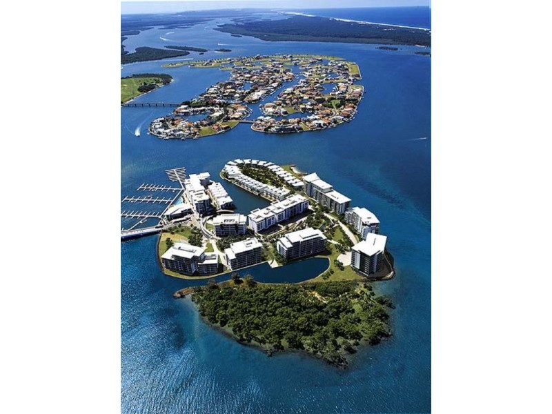 Paradise Point QLD 4216