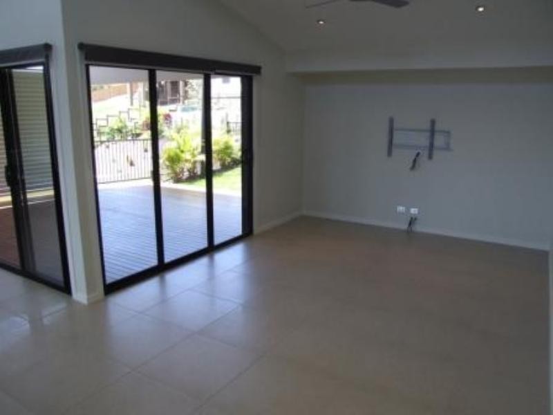 9 Molonglo Close, Reedy Creek QLD 4227