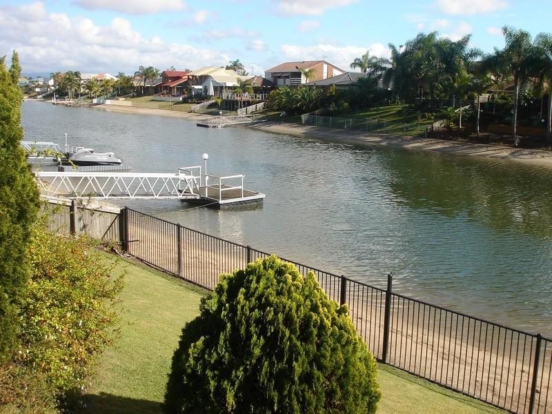 209 Markeri Street, Mermaid Waters QLD 4218