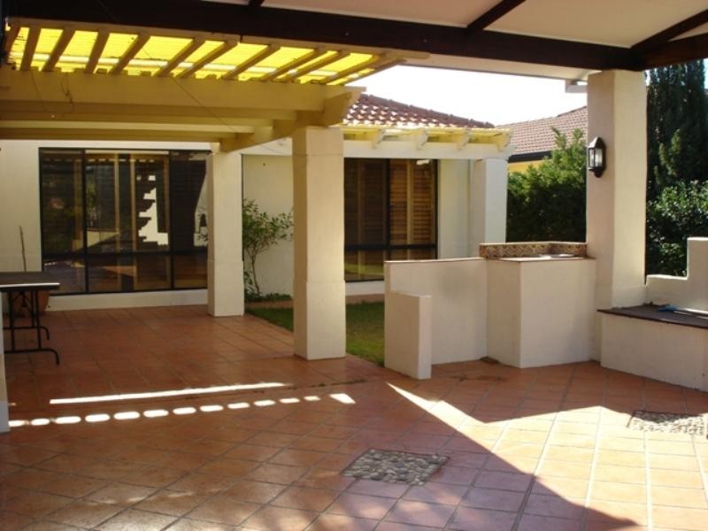 134 Dunlin Drive, Burleigh Waters QLD 4220