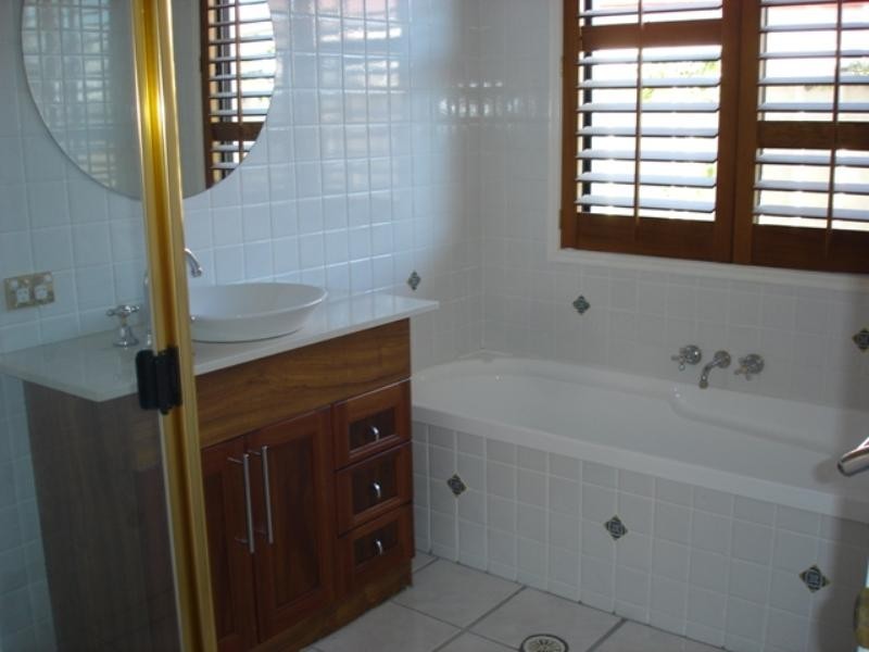 134 Dunlin Drive, Burleigh Waters QLD 4220