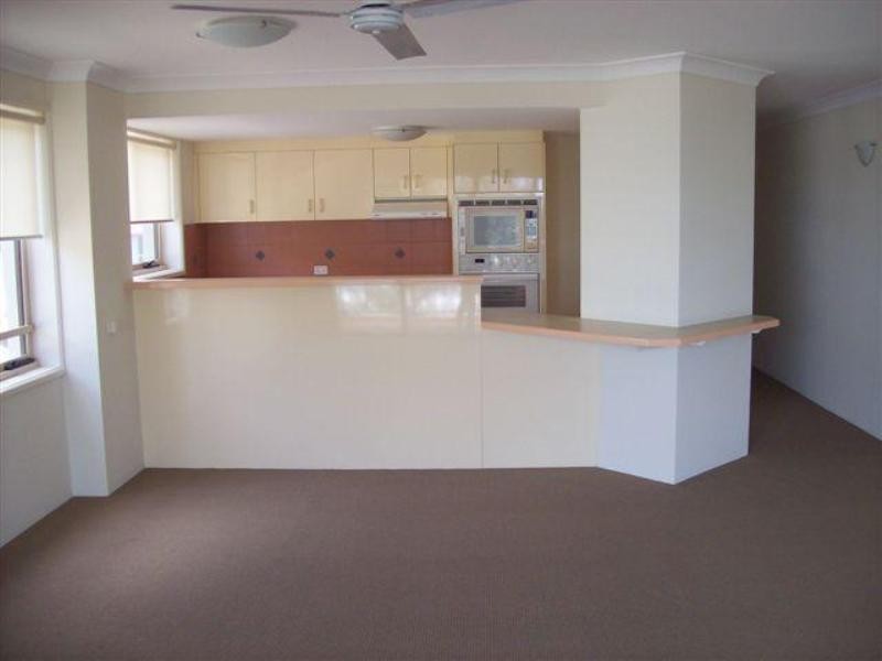 6/2 Twenty Third Avenue, Palm Beach QLD 4221