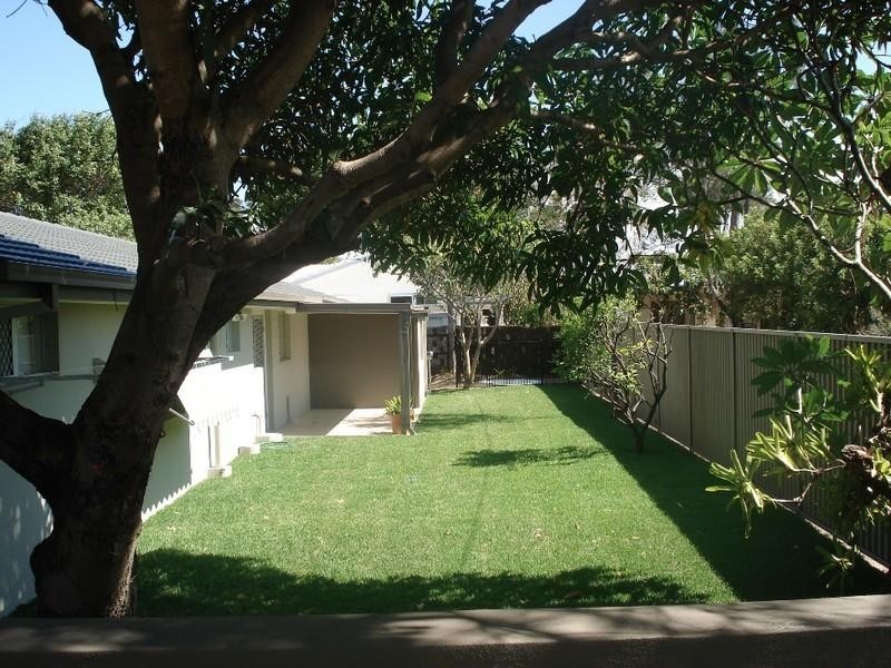 115 Allambi Avenue, Broadbeach Waters QLD 4218