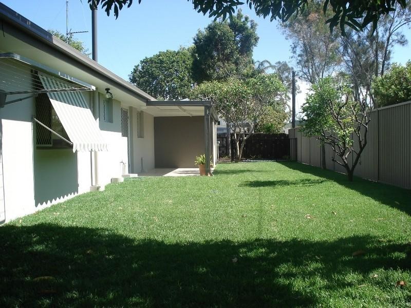 115 Allambi Avenue, Broadbeach Waters QLD 4218