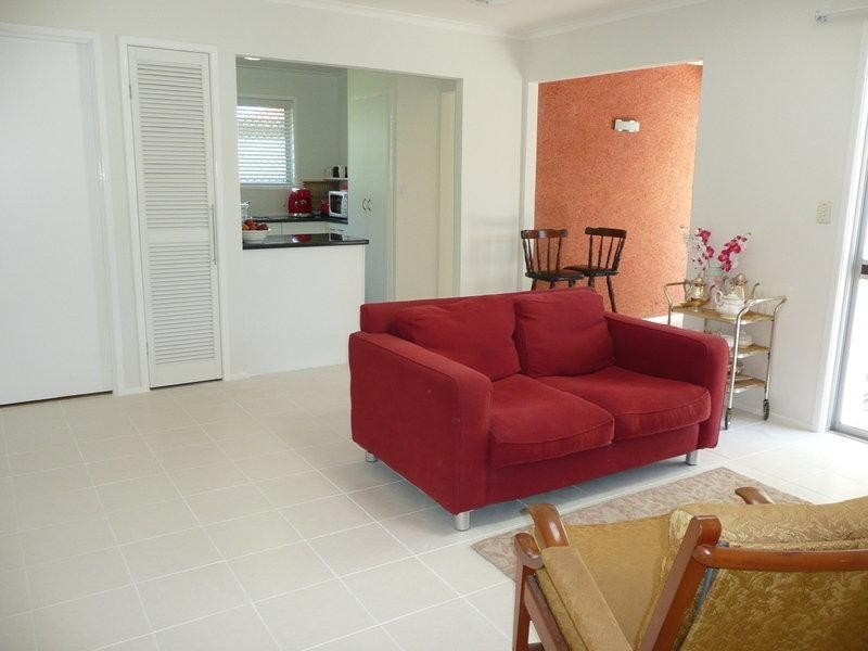 122 Sunshine Boulevard, Mermaid Waters QLD 4218