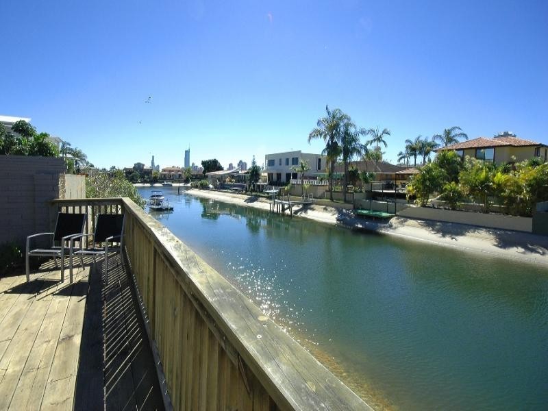 4 Coral Gables Key, Broadbeach Waters QLD 4218