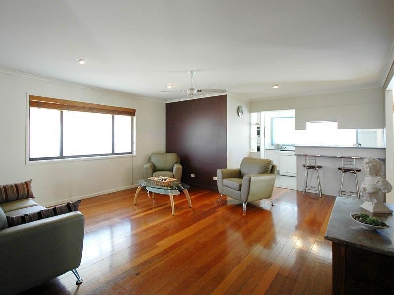 4 Coral Gables Key, Broadbeach Waters QLD 4218