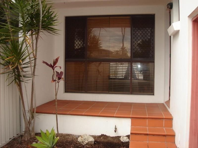 25/2 Karbunya Street, Mermaid Waters QLD 4218