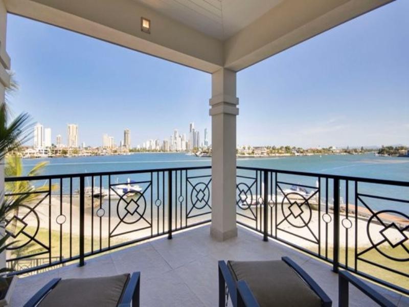 14 Korong Street, Southport QLD 4215