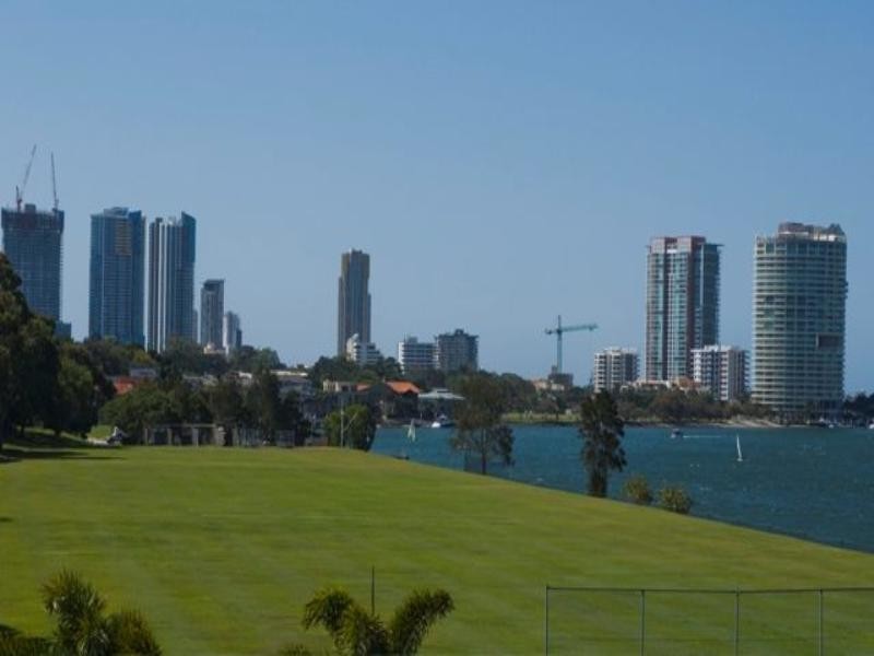 14 Korong Street, Southport QLD 4215