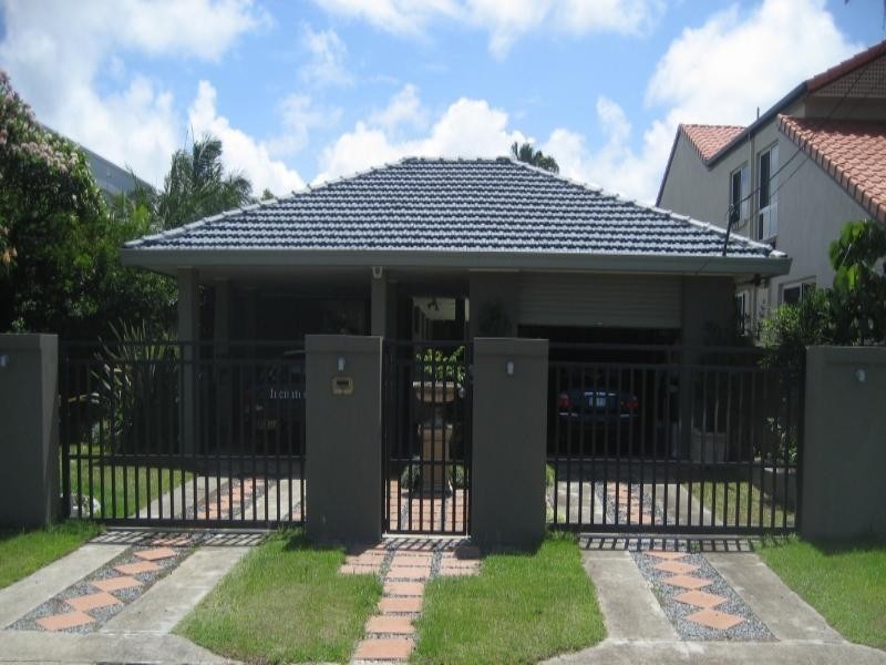 Broadbeach Waters QLD 4218