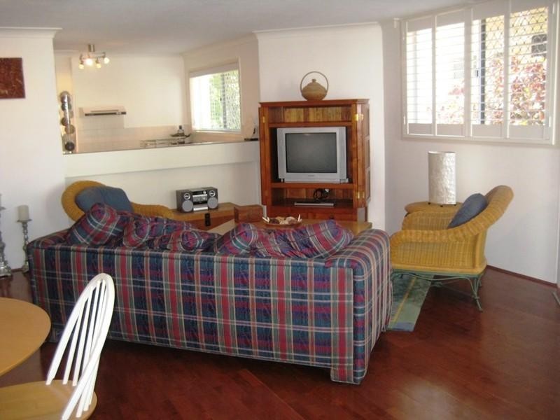 3/33 Old Burleigh Road, Broadbeach QLD 4218