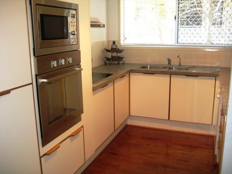 3/33 Old Burleigh Road, Broadbeach QLD 4218