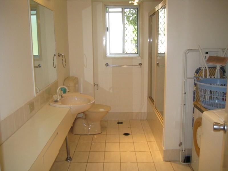 3/33 Old Burleigh Road, Broadbeach QLD 4218