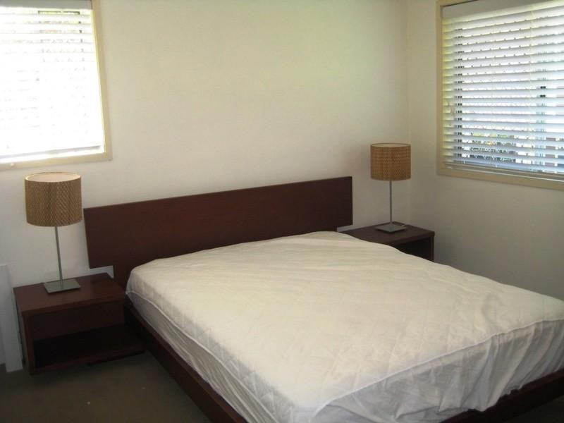 3/33 Old Burleigh Road, Broadbeach QLD 4218