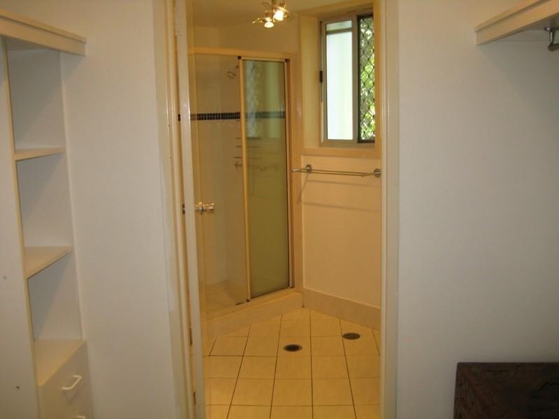 3/33 Old Burleigh Road, Broadbeach QLD 4218