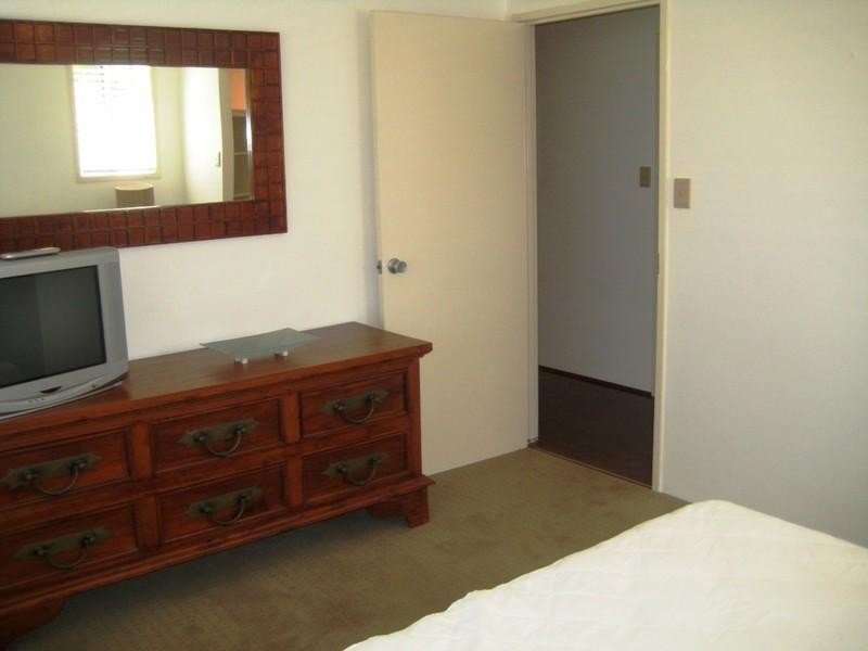 3/33 Old Burleigh Road, Broadbeach QLD 4218