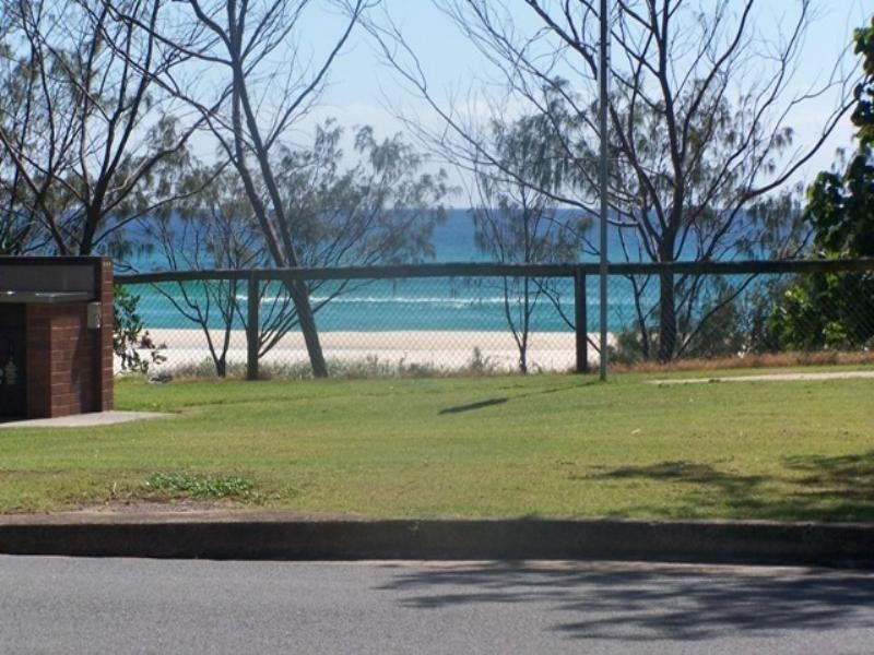 4/142 Pacific Parade, Bilinga QLD 4225