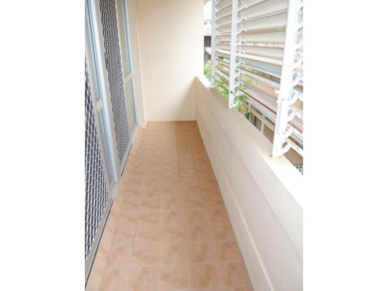 4/64 Marine Parade, Miami QLD 4220