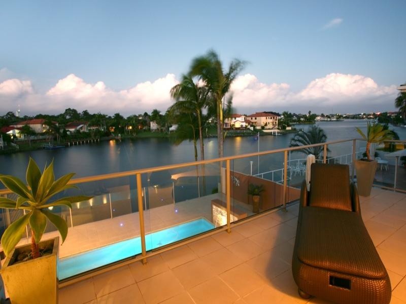 Clear Island Waters QLD 4226