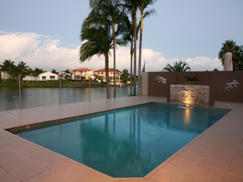 Clear Island Waters QLD 4226