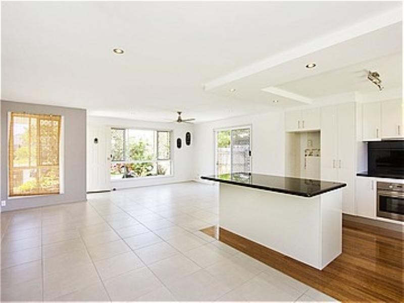 14 Marscay Avenue, Varsity Lakes QLD 4227