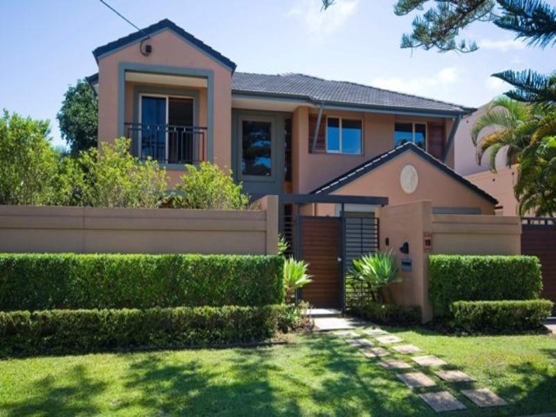 19 Naples Avenue, Isle Of Capri QLD 4217