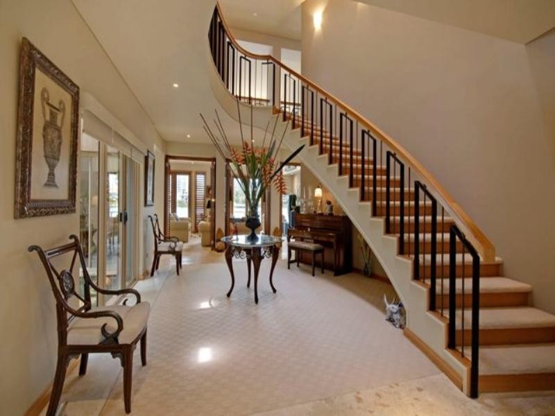 19 Naples Avenue, Isle Of Capri QLD 4217