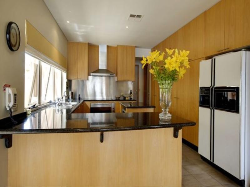 19 Naples Avenue, Isle Of Capri QLD 4217