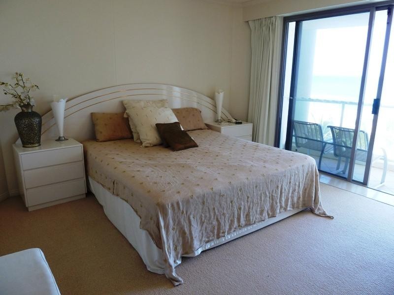 6B ‘La Sabbia’, 74 Old Burleigh Road, Surfers Paradise QLD 4217