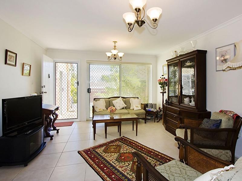 17/5 Greenlands Drive, Varsity Lakes QLD 4227