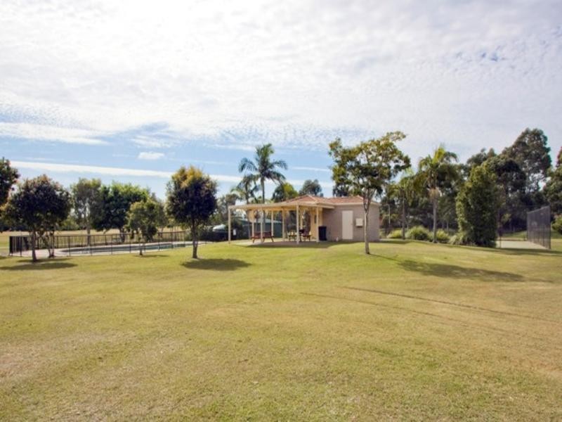 17/5 Greenlands Drive, Varsity Lakes QLD 4227