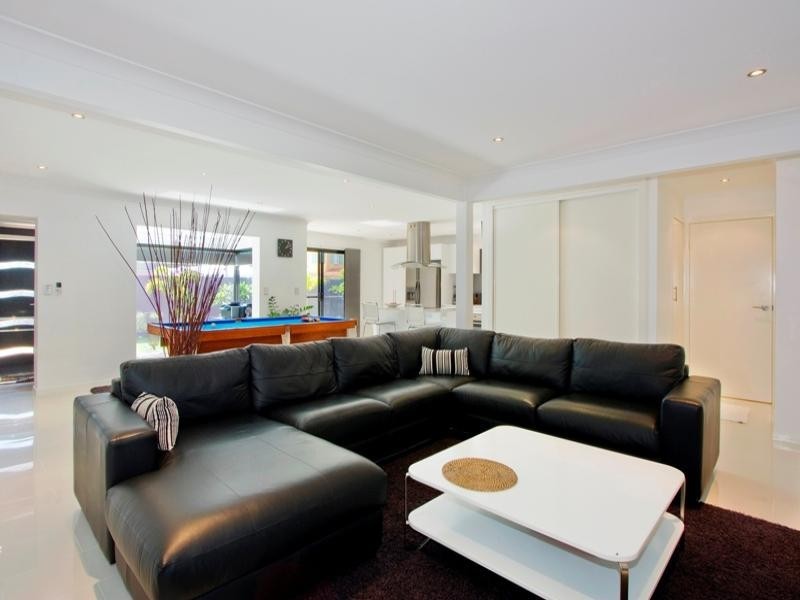 124 Savoy Drive, Broadbeach Waters QLD 4218