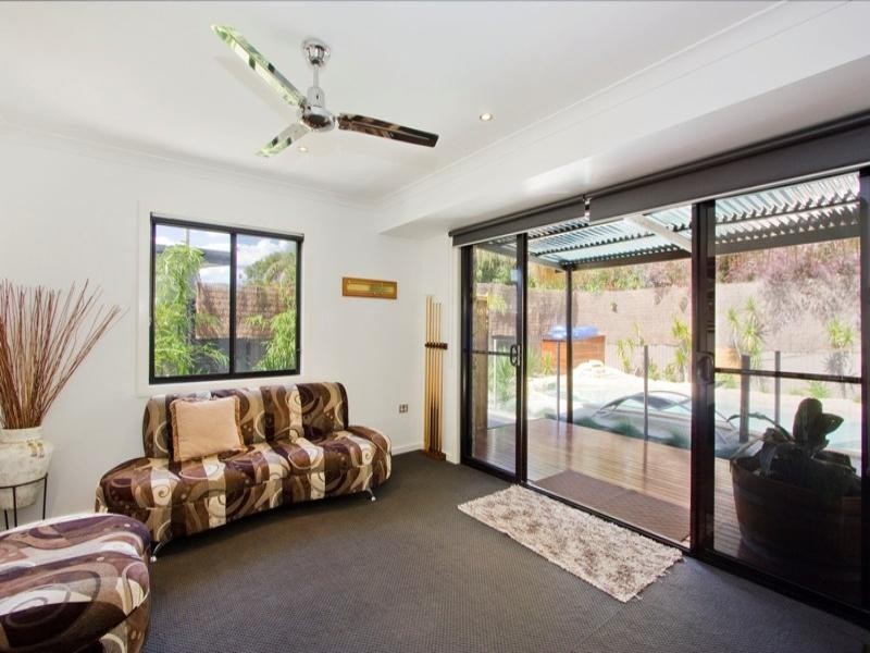 124 Savoy Drive, Broadbeach Waters QLD 4218