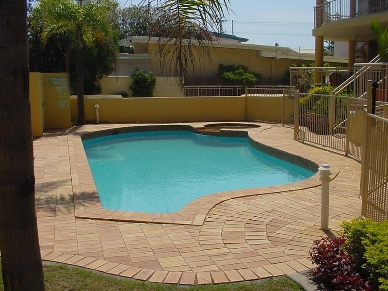 2/10 Dudley Street, Mermaid Beach QLD 4218