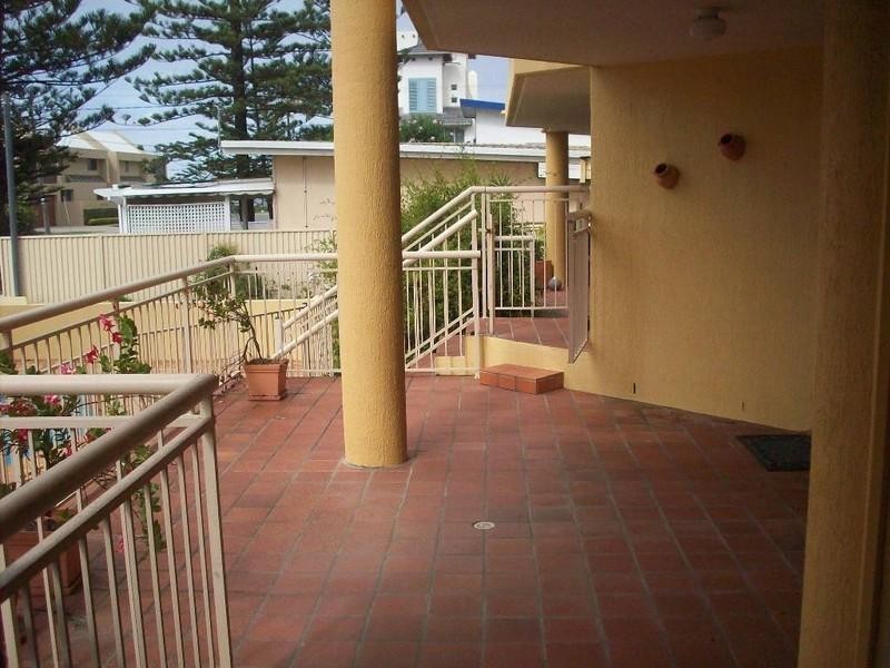 2/10 Dudley Street, Mermaid Beach QLD 4218