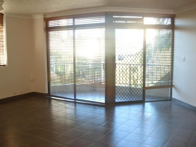 11/24 Second Avenue, Broadbeach QLD 4218