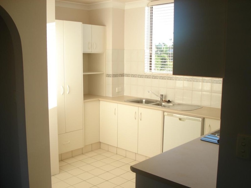 11/24 Second Avenue, Broadbeach QLD 4218