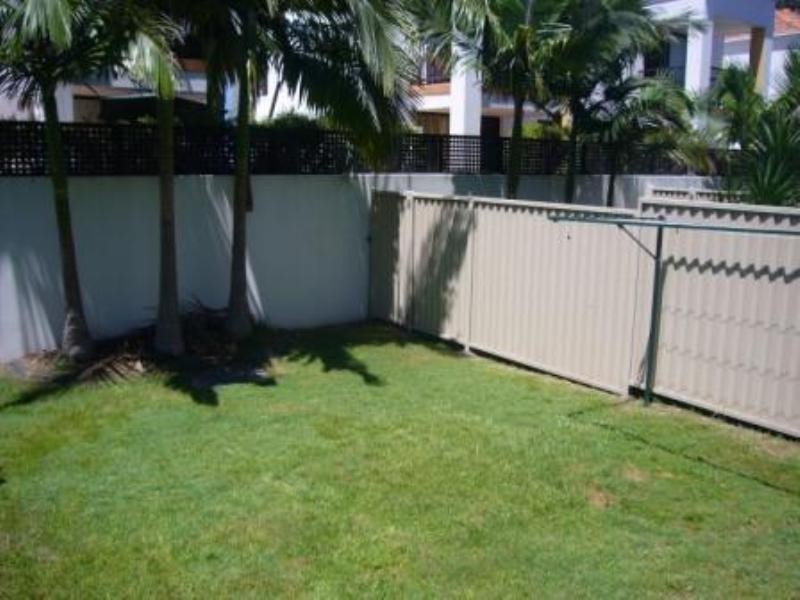 25/2 Karbunya Street, Mermaid Waters QLD 4218